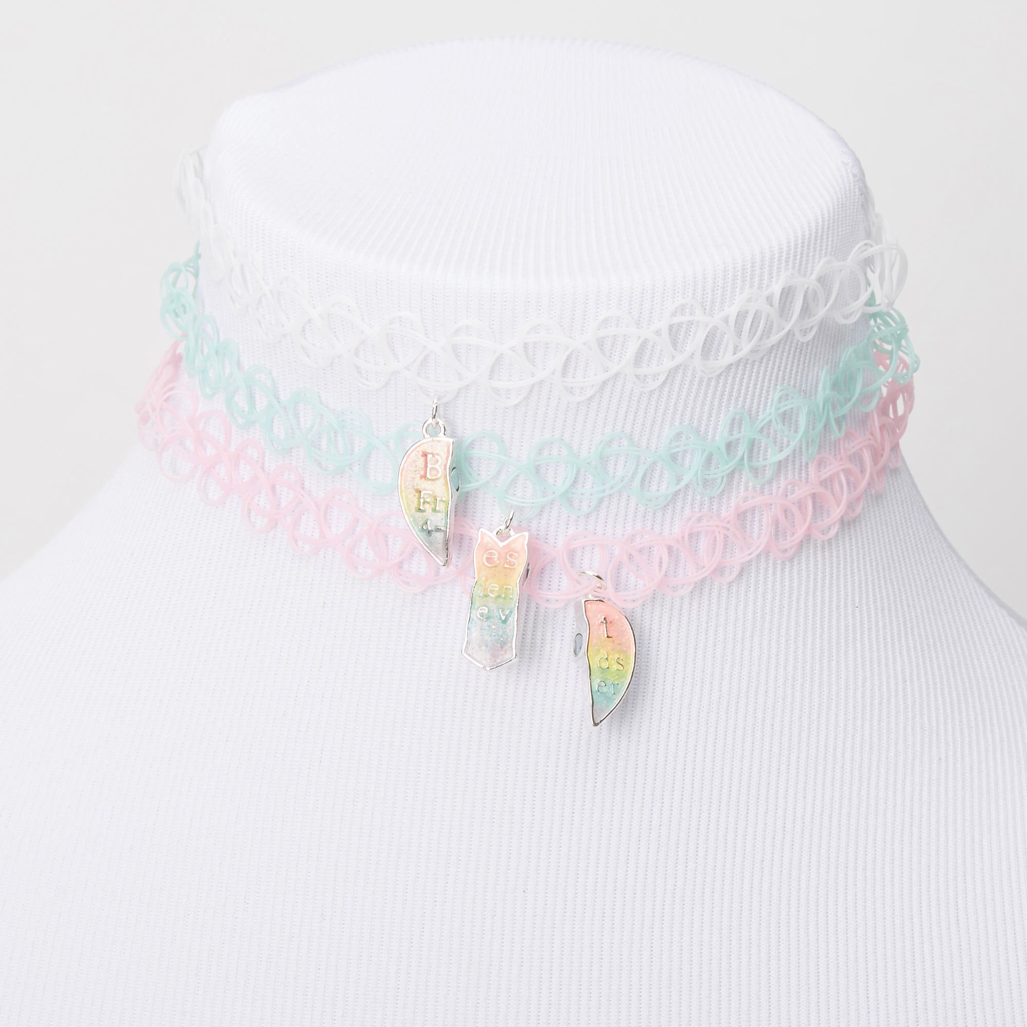 Ras-de-cou effet tatouage phosphorescent cœur pastel best friends - Lot de 3,